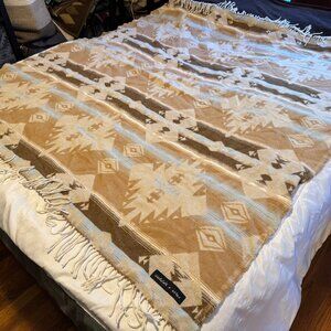 Sackcloth & Ashes blanket in beige Arrow pattern